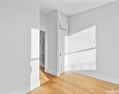 221 E 10th Street - Photo Thumbnail 3