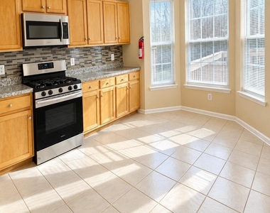 133 Murray Drive - Photo Thumbnail 6