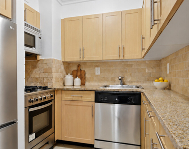 401 W 56th Street - Photo Thumbnail 3