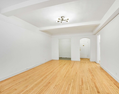 333 W 56th Street - Photo Thumbnail 6