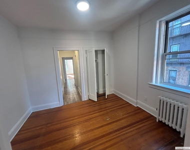 330 E 76th Street - Photo Thumbnail 12