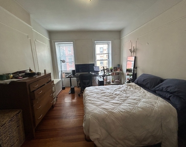 330 E 76th Street - Photo Thumbnail 15