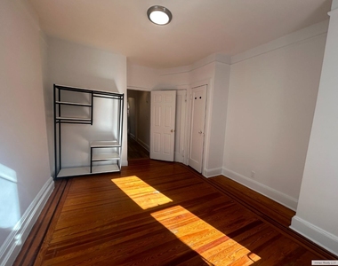330 E 76th Street - Photo Thumbnail 13