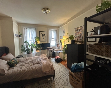 330 E 76th Street - Photo Thumbnail 1