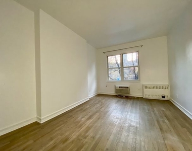 343 W 21st Street - Photo Thumbnail 2