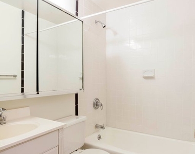 1556 York Avenue - Photo Thumbnail 8