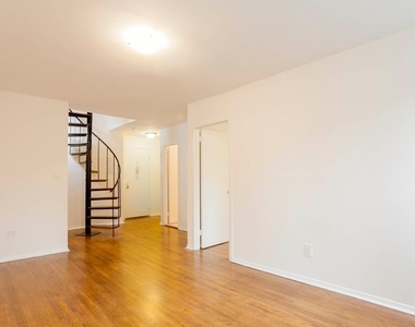 1556 York Avenue - Photo Thumbnail 4