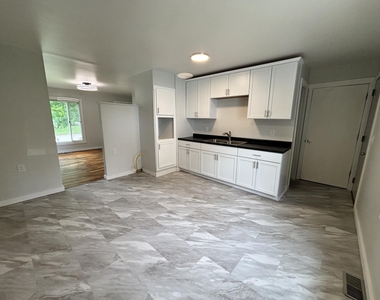 4727 Lexington Avenue - Photo Thumbnail 1