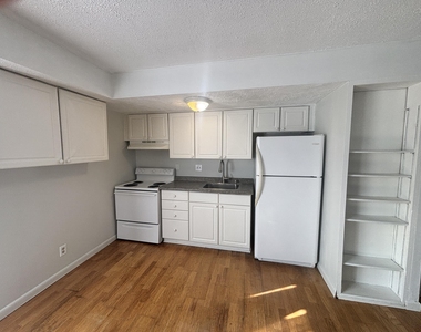 3522 Kenbrooke Court - Photo Thumbnail 3