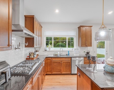 10008 S Streamview Court - Photo Thumbnail 13