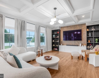 10008 S Streamview Court - Photo Thumbnail 7