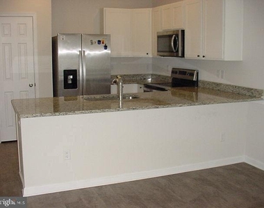 171 College Drive - Photo Thumbnail 3