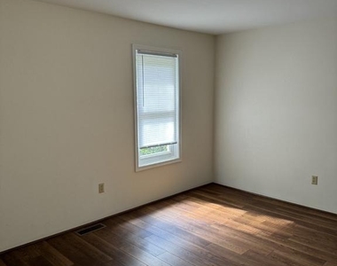 5121 Ridge Road - Photo Thumbnail 5