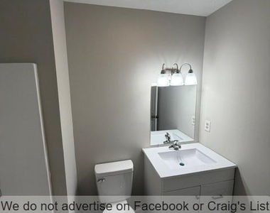 1568 Rossmore Drive - Photo Thumbnail 11