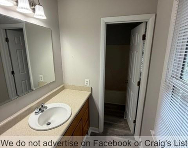 1568 Rossmore Drive - Photo Thumbnail 8