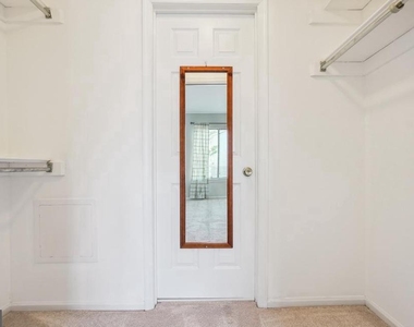9574 Jayhawk Terrace - Photo Thumbnail 16
