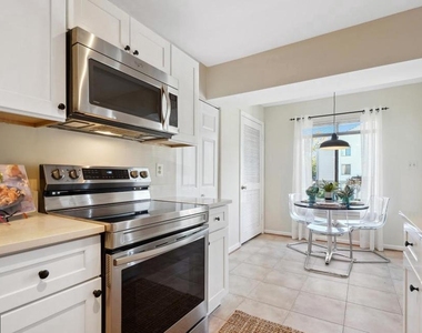 9574 Jayhawk Terrace - Photo Thumbnail 13