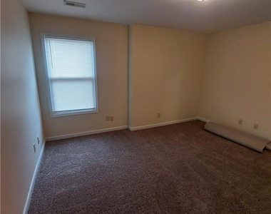 661 Bartons Landing Place - Photo Thumbnail 18