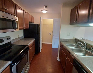 661 Bartons Landing Place - Photo Thumbnail 11