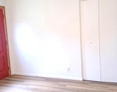 815 S Cypress Court - Photo Thumbnail 4