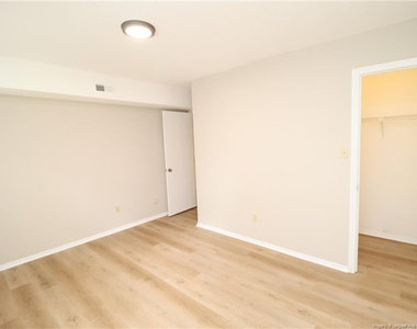 3901 Lexington Drive - Photo Thumbnail 20
