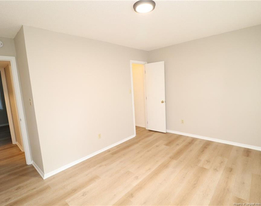 3901 Lexington Drive - Photo Thumbnail 19