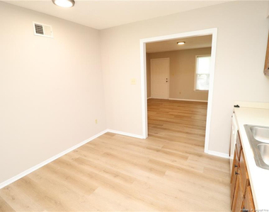 3901 Lexington Drive - Photo Thumbnail 11
