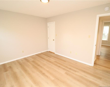 3901 Lexington Drive - Photo Thumbnail 14
