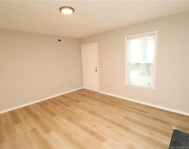 3901 Lexington Drive - Photo Thumbnail 4
