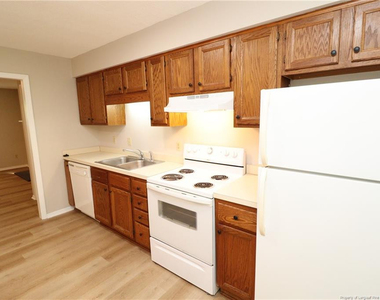 3901 Lexington Drive - Photo Thumbnail 9