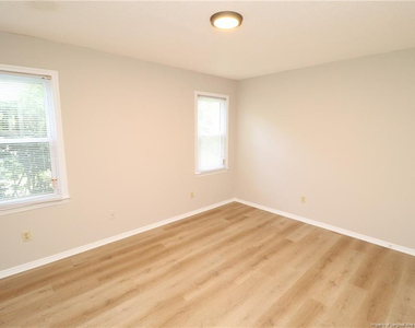 3901 Lexington Drive - Photo Thumbnail 13
