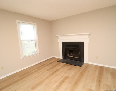 3901 Lexington Drive - Photo Thumbnail 3
