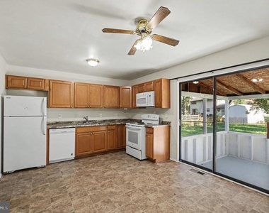 4435 Willow Tree Lane - Photo Thumbnail 5
