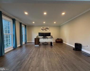 8312 Ivy Green Road - Photo Thumbnail 4