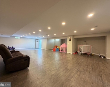 8312 Ivy Green Road - Photo Thumbnail 34