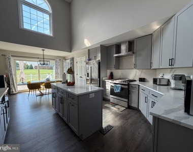 8312 Ivy Green Road - Photo Thumbnail 11