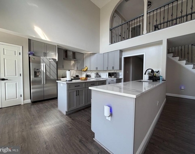 8312 Ivy Green Road - Photo Thumbnail 9