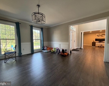 8312 Ivy Green Road - Photo Thumbnail 3