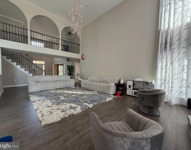 8312 Ivy Green Road - Photo Thumbnail 7