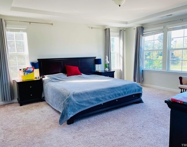 1044 Midvale Avenue - Photo Thumbnail 12