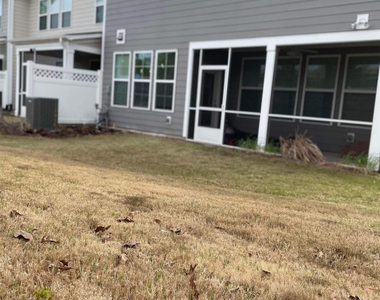 1044 Midvale Avenue - Photo Thumbnail 15
