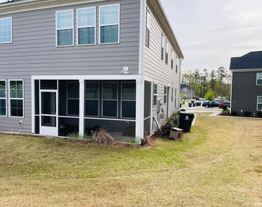 1044 Midvale Avenue - Photo Thumbnail 16