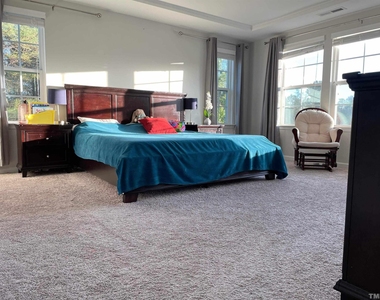 1044 Midvale Avenue - Photo Thumbnail 10