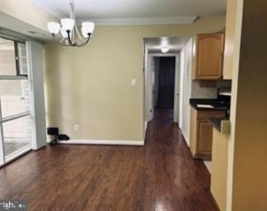4945 Americana Drive - Photo Thumbnail 7