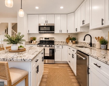 6606 Birchleigh Way - Photo Thumbnail 4