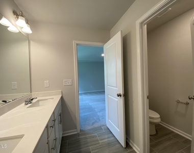 193 Tumbling Rock Way - Photo Thumbnail 32