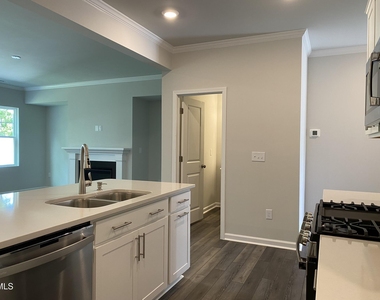 193 Tumbling Rock Way - Photo Thumbnail 7