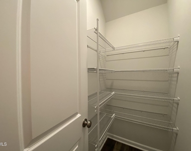 193 Tumbling Rock Way - Photo Thumbnail 17