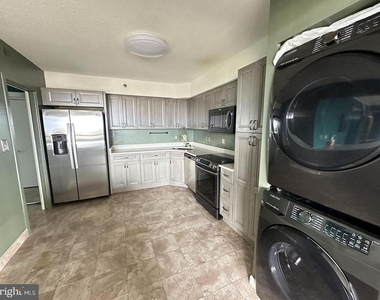 3709 S George Mason Drive - Photo Thumbnail 12