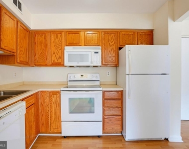 5800 Royal Ridge Drive - Photo Thumbnail 3